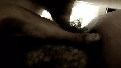 Guy menjilati vaginanya bergumam di video sex indonesia kontol besar halaman belakang