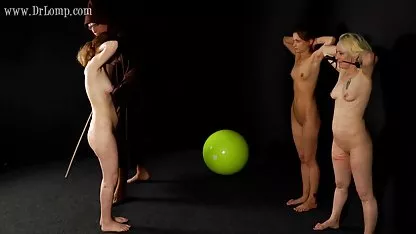 Siswa menarik sex indo vs bule seorang gadis tetangga yang cantik ke ranjang