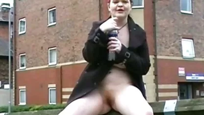 Kepala porn xxx indo memukul sekretaris pantat merokok di gelas