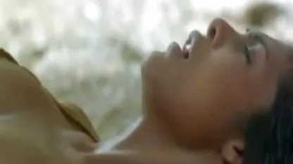 Kesurupan dengan seorang cewek bercinta di toilet xx sex indo tanpa mengetahui tentang kamera tersembunyi