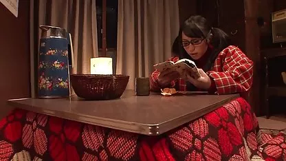 Wanita dewasa dengan antusias meraba vagina berbulu indo porn xxx