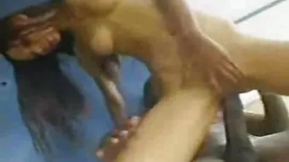 Wanita berdada mabuk melakukan hubungan seks cam porn indo dengan keponakannya