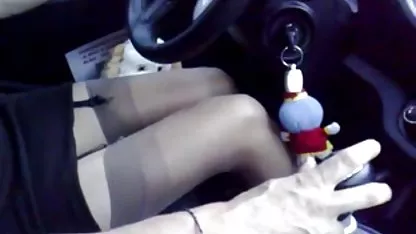 Clara membentangkan pahanya video 3gp sex indo dan menunjukkan topinya yang berbulu