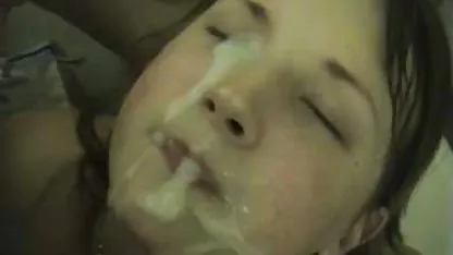 Marina mesum indo xxx membuka pantatnya dan membiarkan kontol di anal rusak