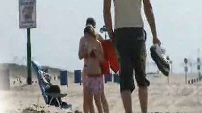 Gadis itu sedikit xxx indonesia sekolah masturbasi dan memberikan pria itu