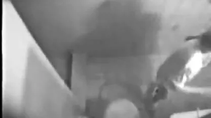 Wanita bisnis membiarkan dirinya meniduri seorang karyawan muda xxxx indonesia sex di kantor