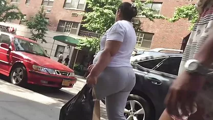 Olya menyebar pantatnya dan bercinta di video sex amatir indonesia pantat