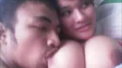Dua wanita xxx indo 3gp cantik suka menggedor anus