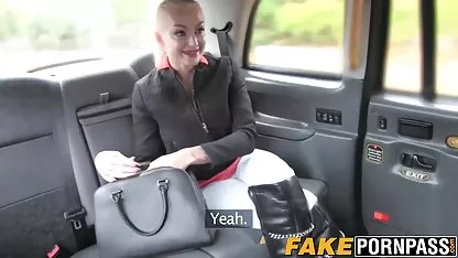 Brunette muda yang keren menampilkan solo yang mengasyikkan sex artis indonesia porn