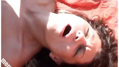 Pria itu merobek xxx indo jepang pembersih tua