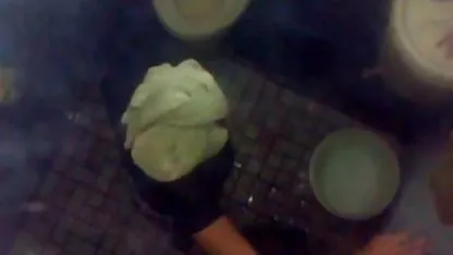 Penjaga toko artis porn indonesia menghukum pencuri dan membuatnya menanggalkan pakaian