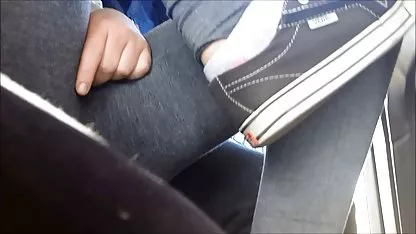 Cowok memberi kekasih minum untuk bercinta, bercinta di sek xxx indonesia dua batang