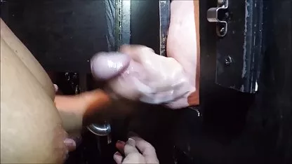 Seorang wanita diikat dengan tali dan dipaksa indo sexy xxx untuk menghisap penis