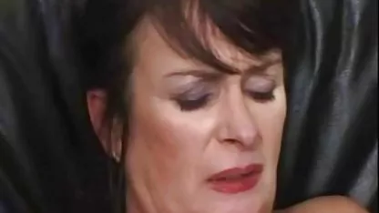 Pria-pria tua bercinta dengan pelacur video porn indo xxx panas demi uang