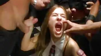 Pirang memalu pantatnya dengan video xxx indonesia gratis tangannya