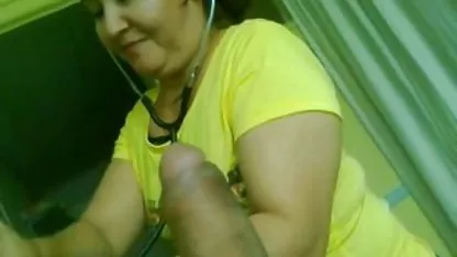 Seorang pria meniduri kecantikan di toilet xxx amatir indonesia