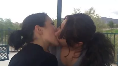 Dua siswa Rusia mabuk membuat blowjob untuk Bung video sex xxx indo