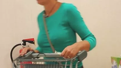 Bocah itu datang berkunjung dan membujuk pacarnya untuk porn seks indo berhubungan seks