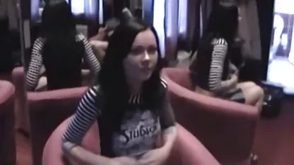 Setelah pemeriksaan, seorang dokter tua juga memberikan indo xxx indo layanan seksual kepada seorang gadis