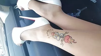 Bocah tube indo xxx itu masuk ke kamar guru dan meniduri gurunya yang mengenakan kacamata anal seks